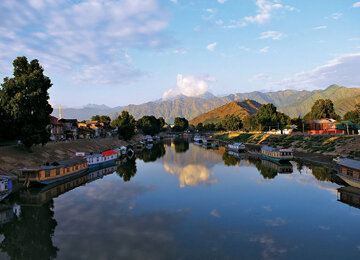 Jammu & Kashmir Tours